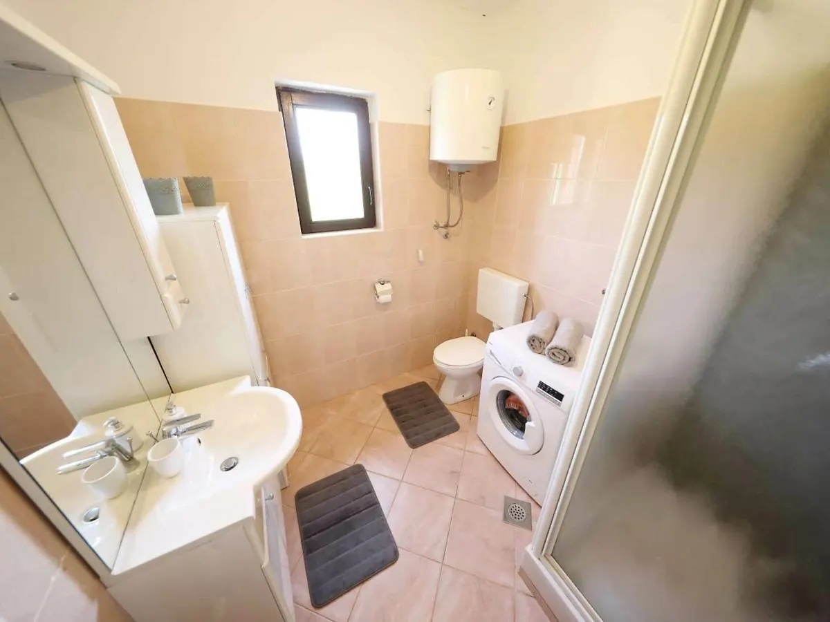 Charming Villa In Poli Nik With Swimming Pool Policnik